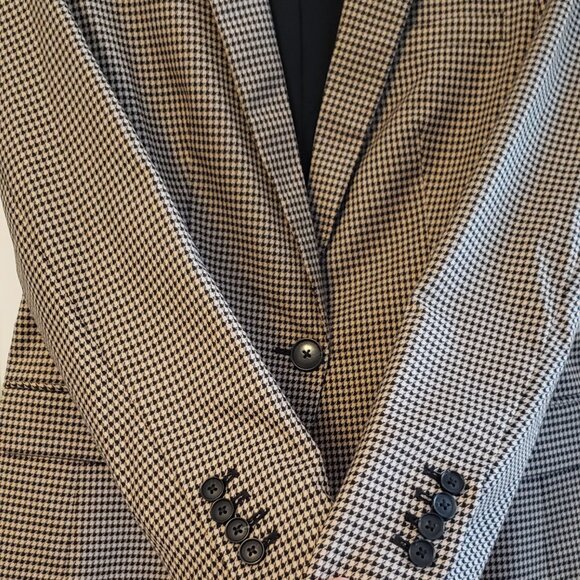 Blazer - Picture 6 of 11